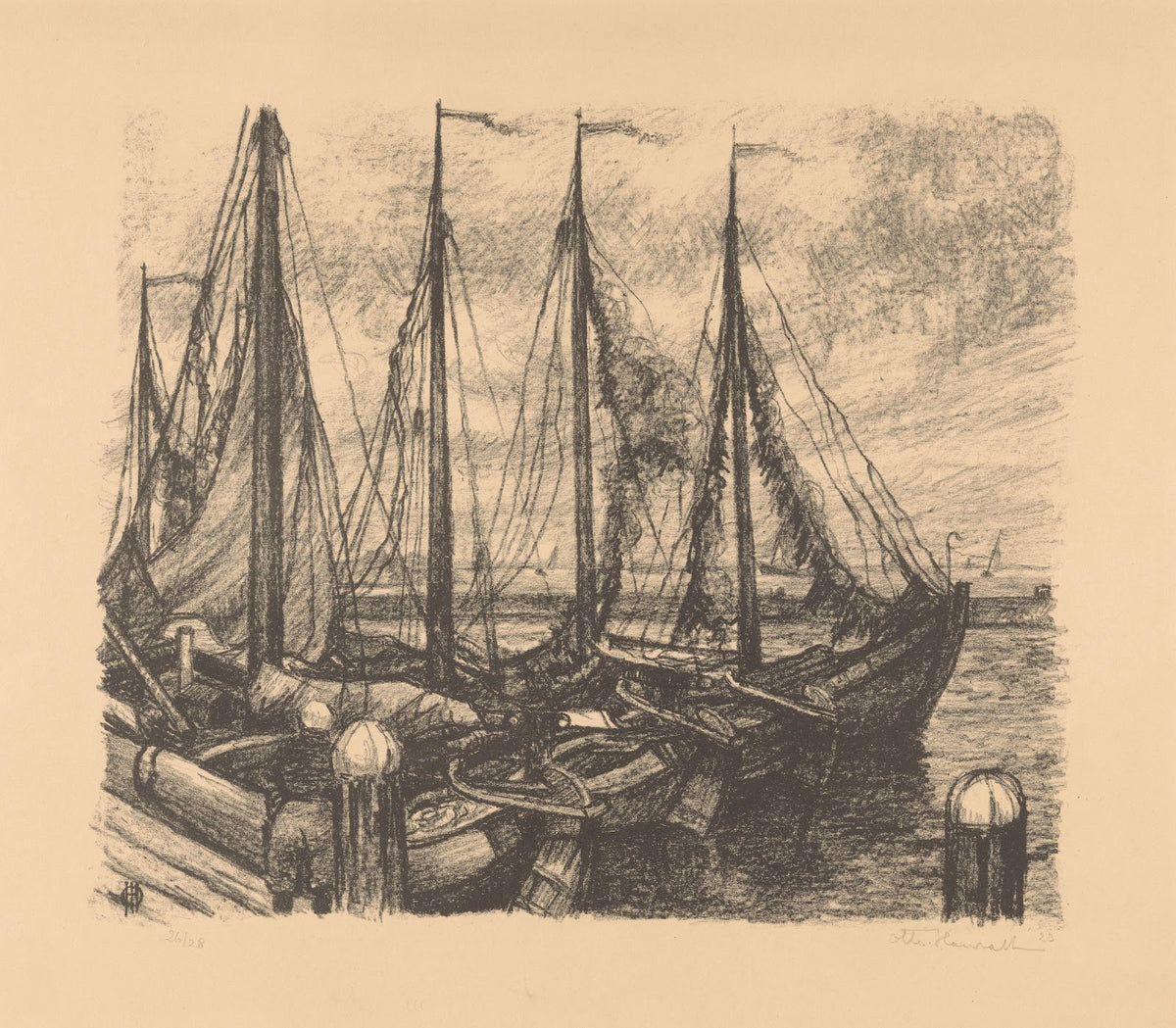 Afgemeerde vissersschepen in een haven 1923